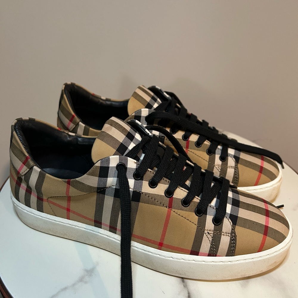 Burberry Sneakers size 39 1/2 women